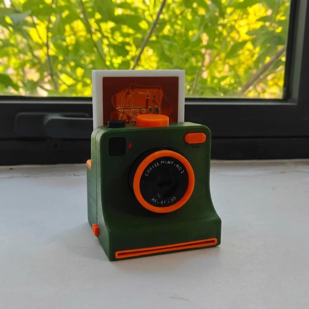☕ Latte Art Camera – Retro Coffee Stencil Gift