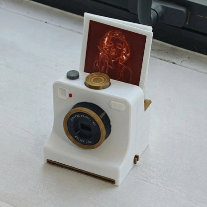 ☕ Latte Art Camera – Retro Coffee Stencil Gift